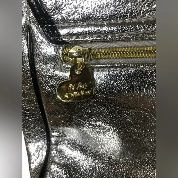 RETRO BETSEY JOHNSON Kitsch Silver Phone Crossbody Bag - Picture 7 of 7